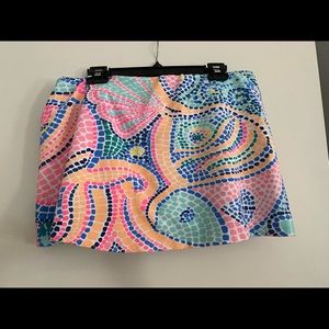 Lilly Pulitzer Skort. Size large, multi-color, cotton/ spandex. Great shape!